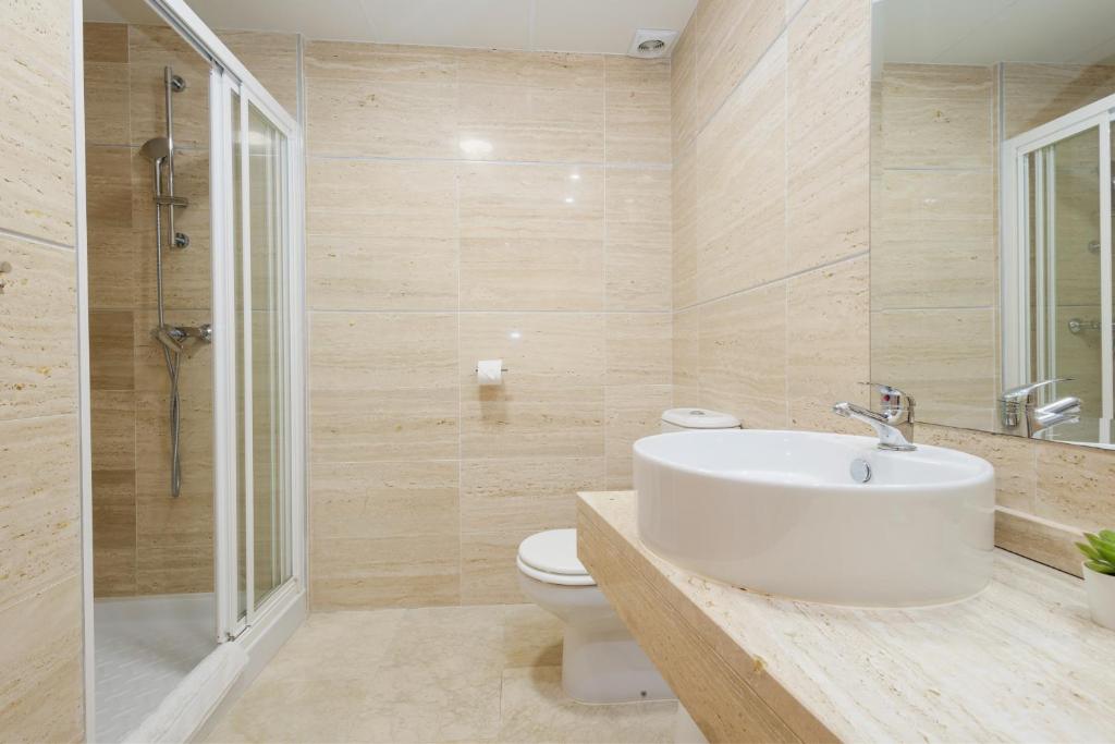 Modern and luxurious holiday home with sea views in Benahavís - 5