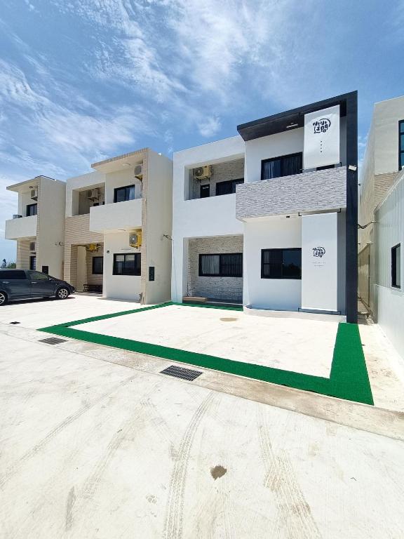 tinytiny house, Magong