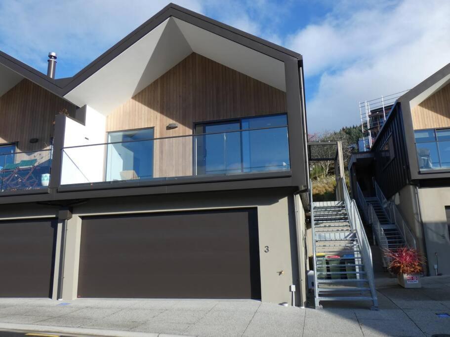 Remarkable, Cozy 3 Bedroom, 2 Bathroom Townhouse, Queenstown