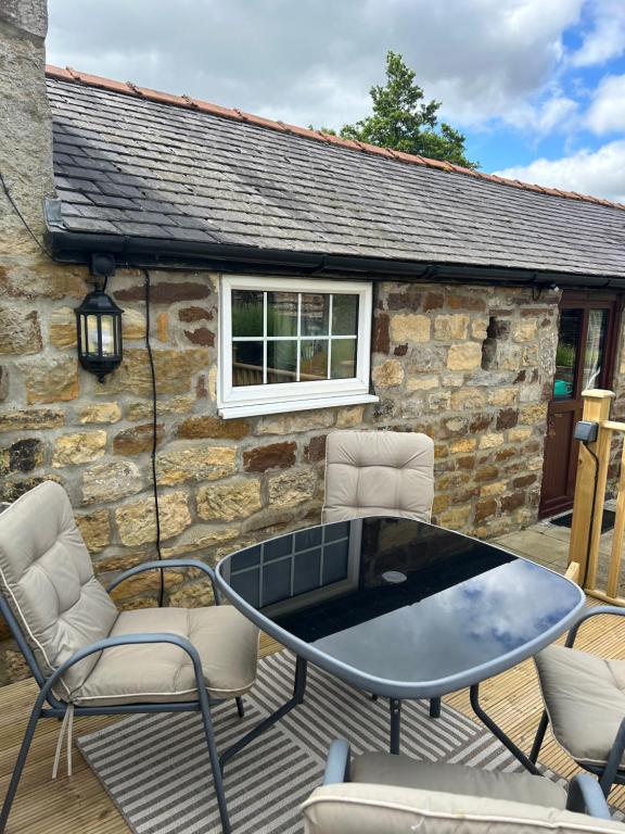 Twattleton Cottage, Kilburn photo 8