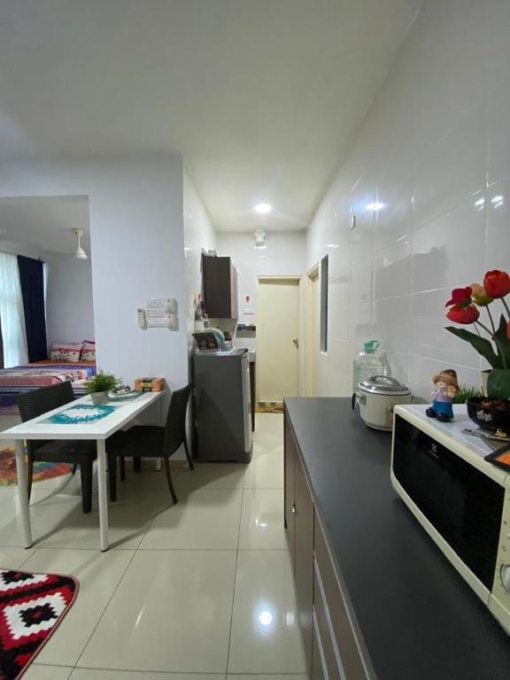 Kitchen, Vista Alam Roomstay Homestay in Shah Alam