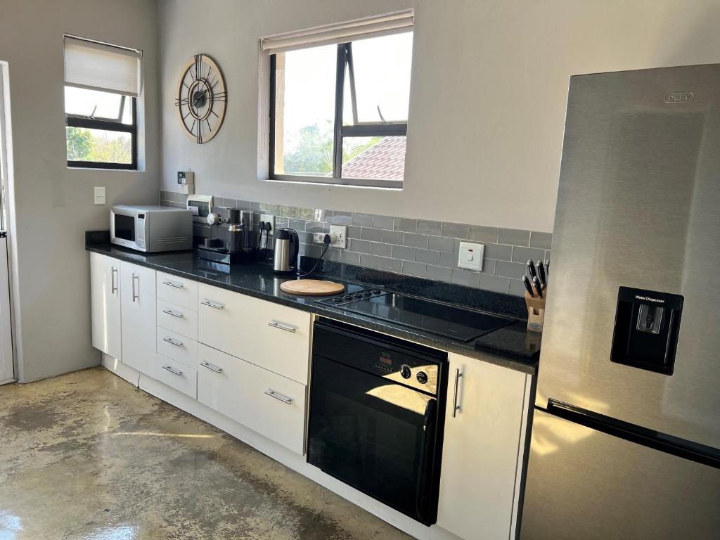 Sleek, Smart Cottage in Douglasdale, Sandton