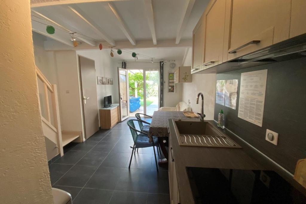 A stone's throw from the sea!, Frontignan