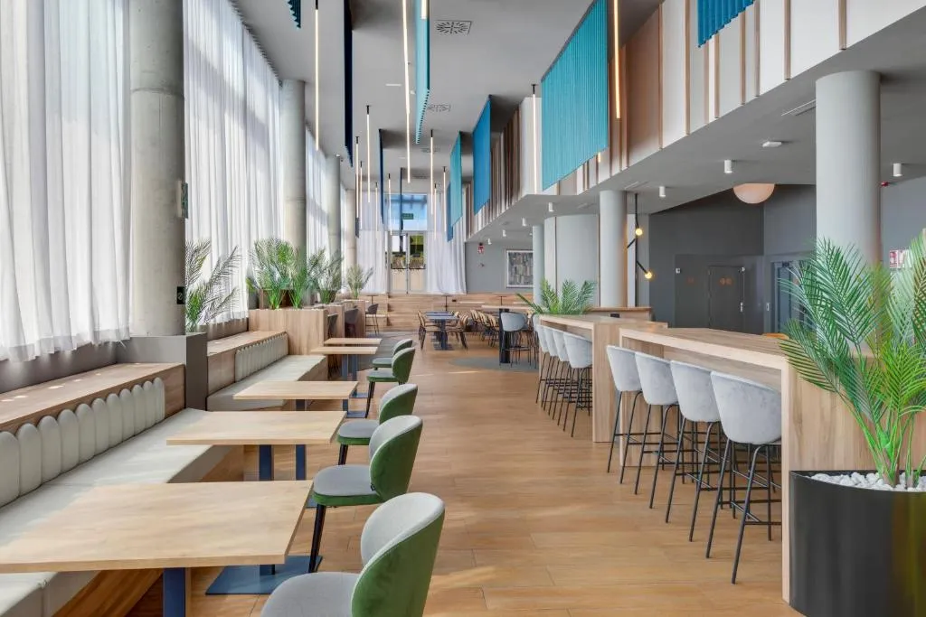 B&B HOTEL Barcelona Viladecans，位于维拉德塞斯的酒店