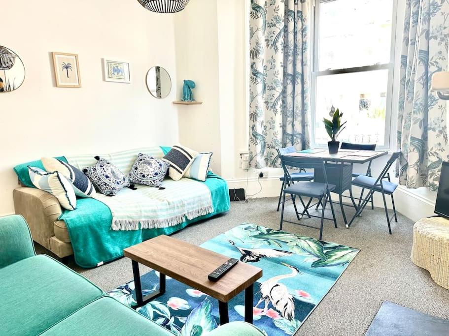 Love St Leonards Flat, St. Leonards