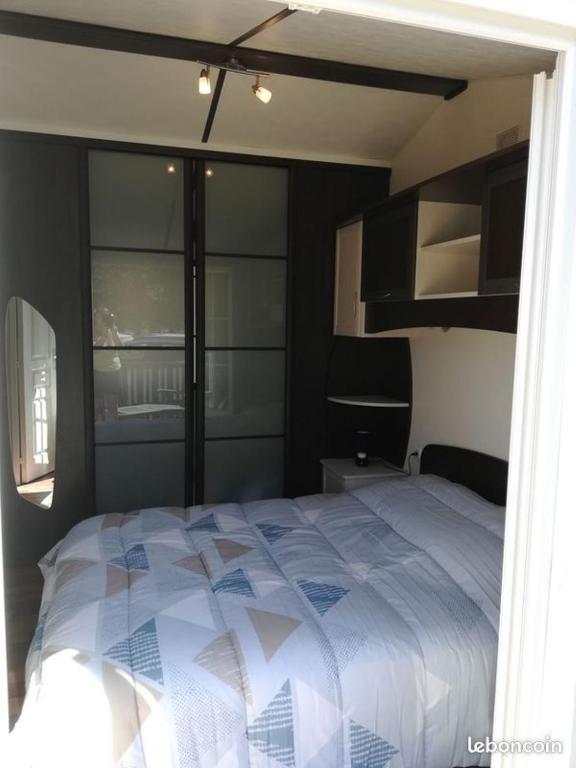 Mobilhome dans camping Site de Gorge Vent à Fréjus - 3