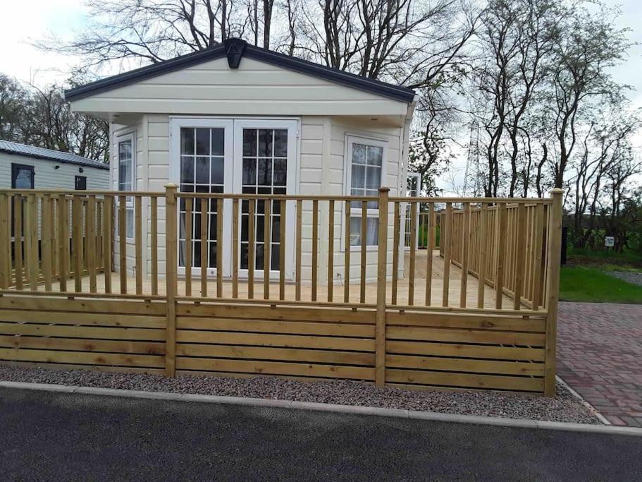 Forestbrook - Cheerful two bedroom tiny house, Carlisle