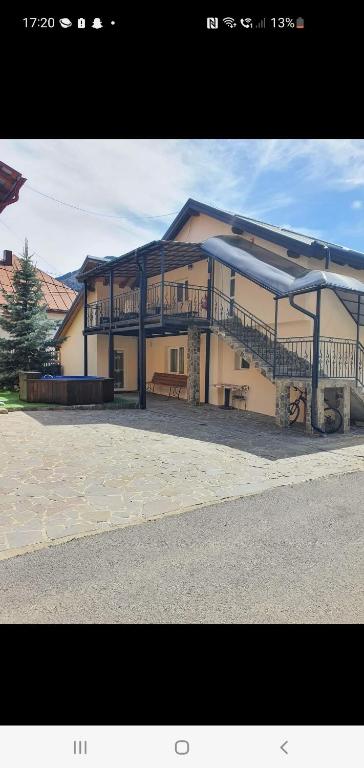 CASA LAURENTIU, Borşa