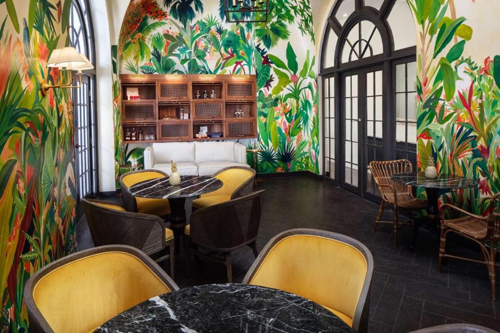 Bar/lounge