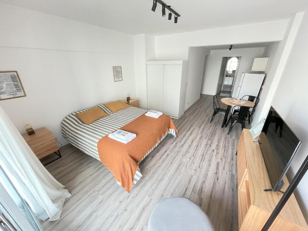 StayHub Departamento luminoso colegiales-Belgrano cama matrimonial - 2