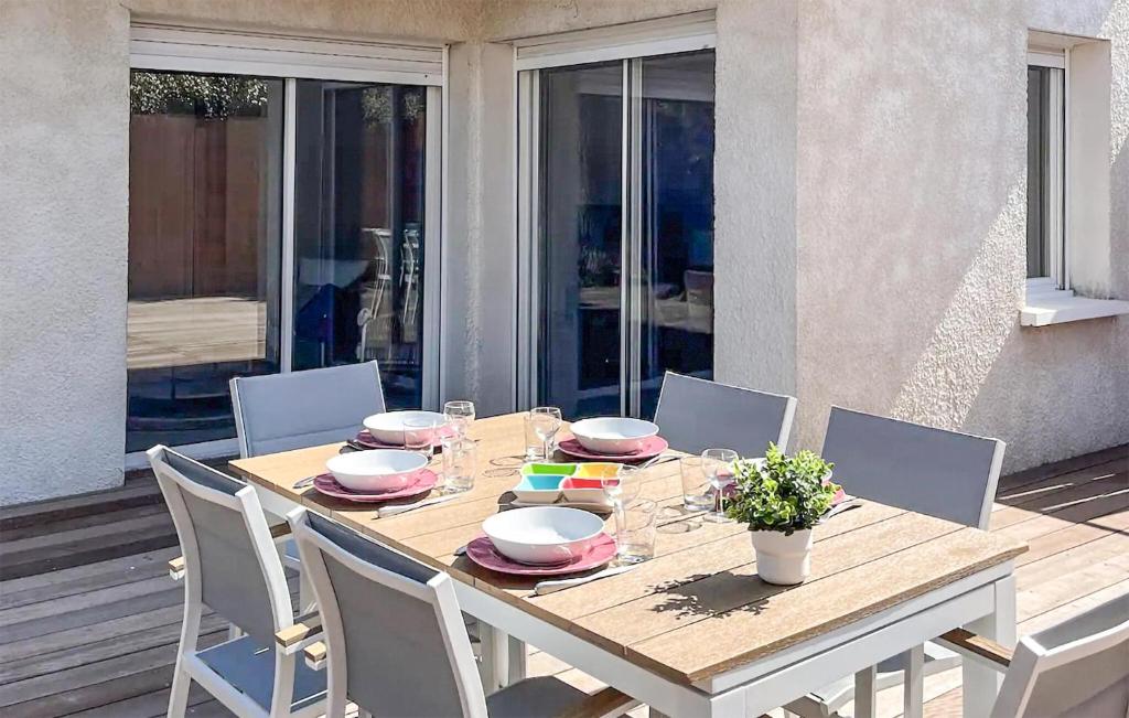 3 Bedroom Lovely Home In Andernos-Les-Bains - 1