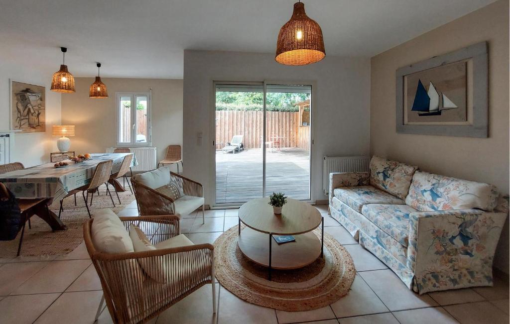 3 Bedroom Lovely Home In Andernos-Les-Bains - 3