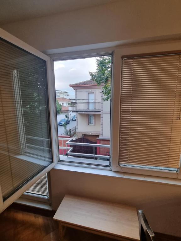 Modern apartment - quiet street - 4