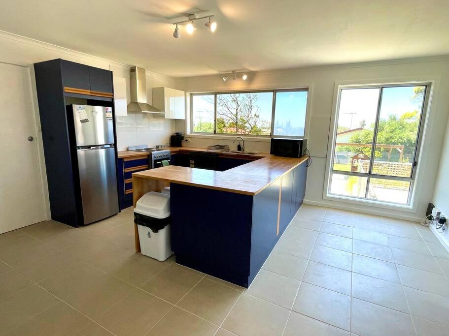 No 4 Giles, Kingscote