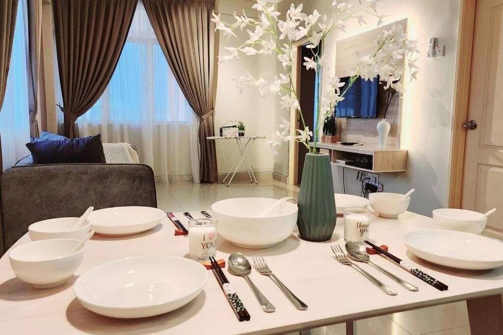 Bangi #Muji Family Suite #Netflix 8pax Near UKM, Bandar Baru Bangi