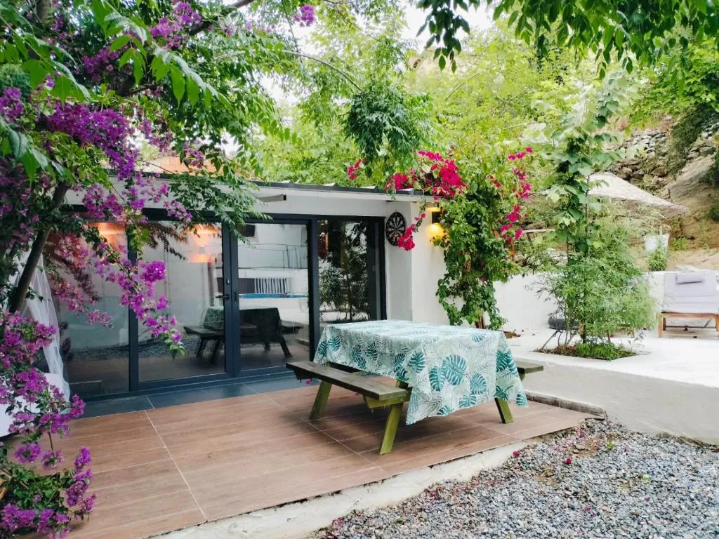 BayKus Guesthouse-Konukevi, hotel in Soke