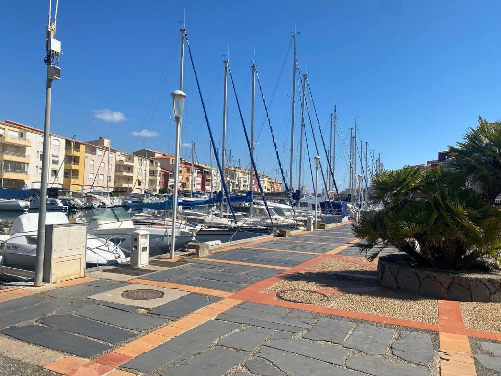 A 70 metres de la plage, etage 1 - 5