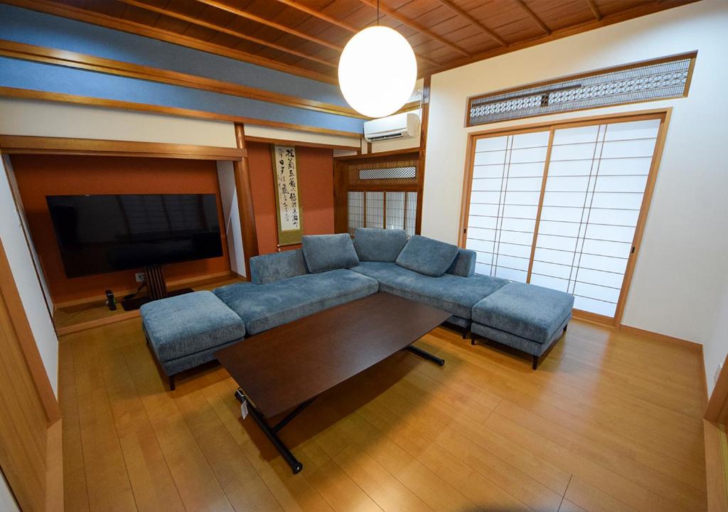 渚泊 RENAClDO 浜や, Saiki