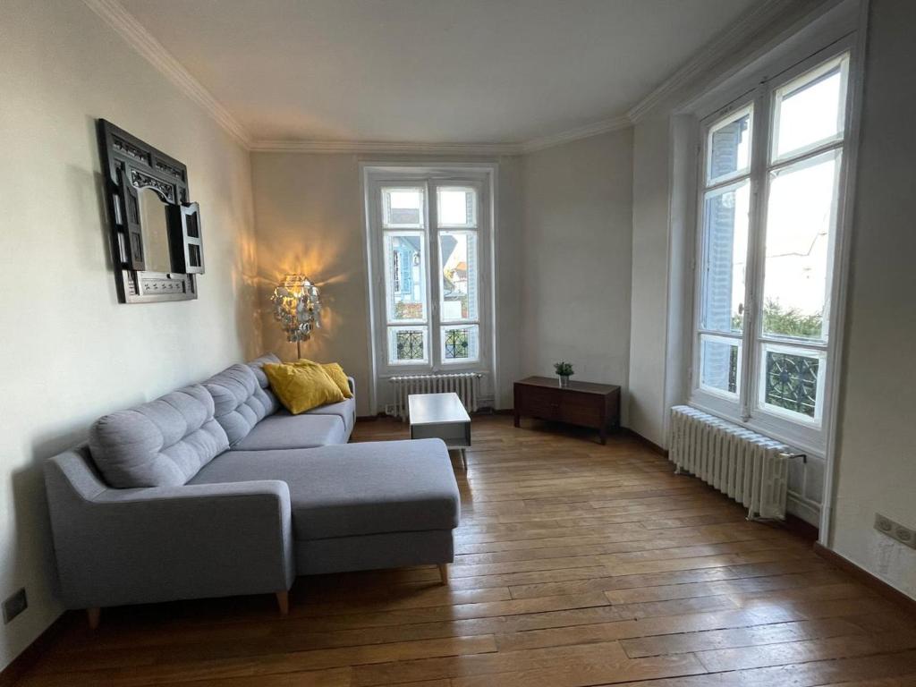 Cosy apartment in Paris area, Suresnes