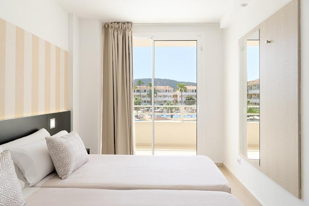 FERGUS Club Mallorca Waterpark — Hotel rooms in Magaluf, Balearic Islands