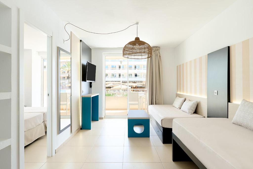 FERGUS Club Mallorca Waterpark — Hotel rooms in Magaluf, Balearic Islands