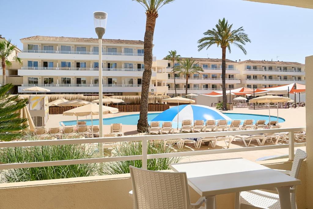 FERGUS Club Mallorca Waterpark — Beach in Magaluf, Balearic Islands
