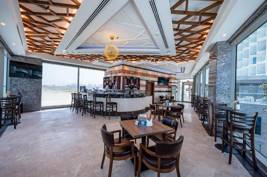Sea Point Hotel Dubai Islands — Restaurant & bars in Dubai