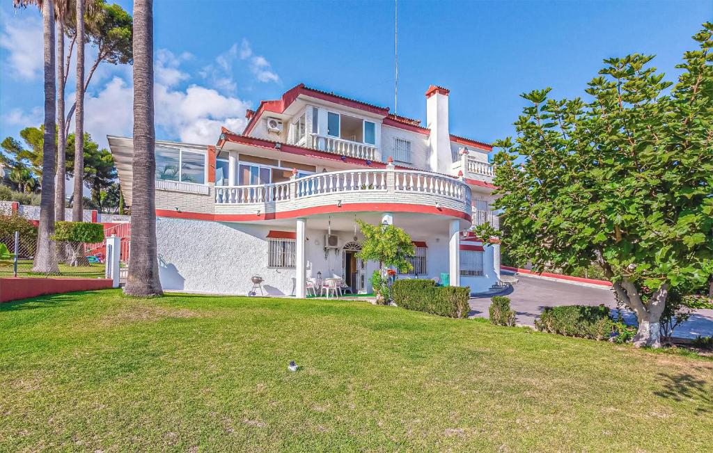 3 Bedroom Pet Friendly Apartment In Malaga - 1