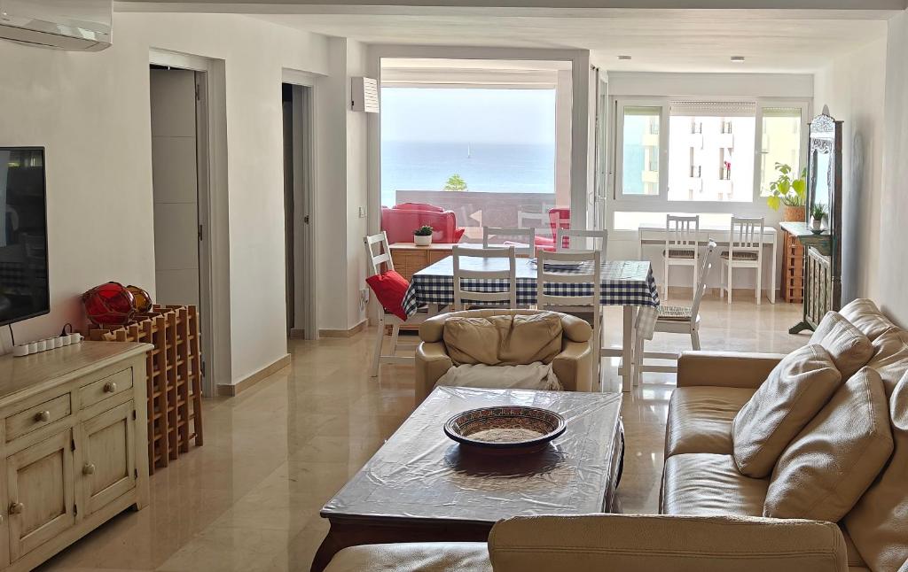 Marbella Centre Beachfront & Pool - 3