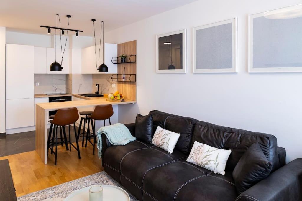 Elegance Infusion by HOME Apartments, FREE parking, Záhřeb