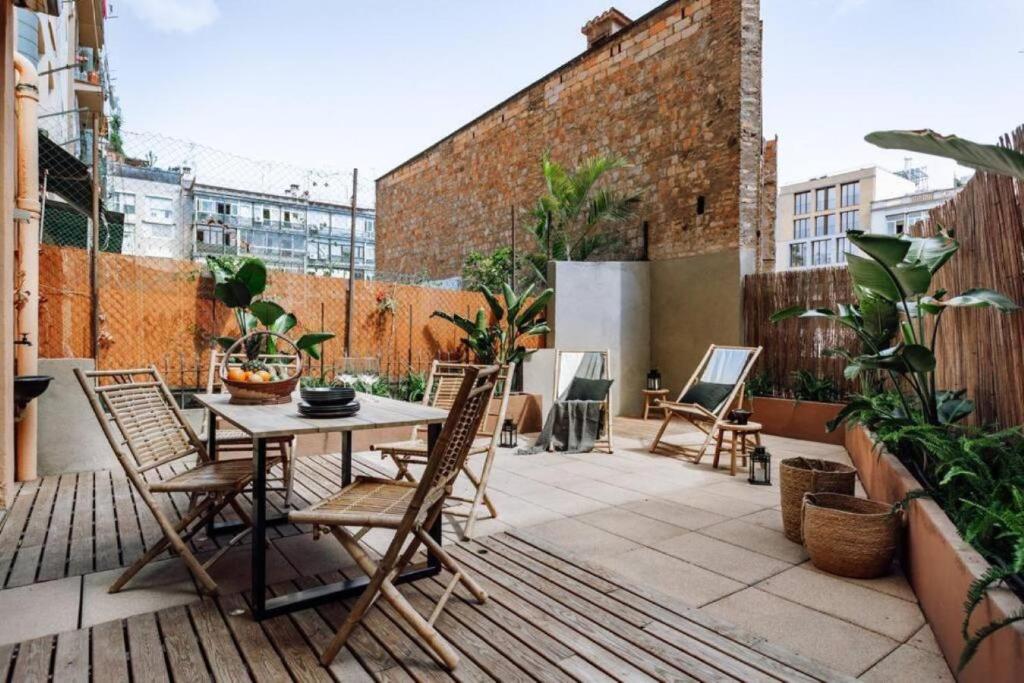 Matadi - one bedroom and terrace in Eixample Esquerra, Barcelona