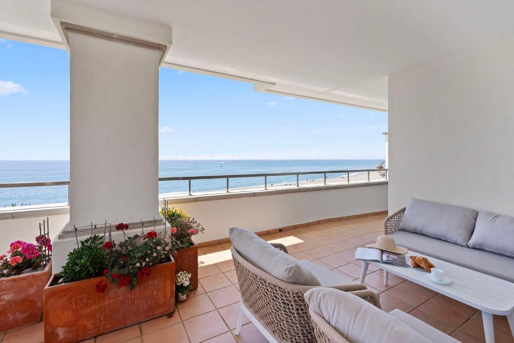 Front line beach luxury apartment in Heaven Beach - 3