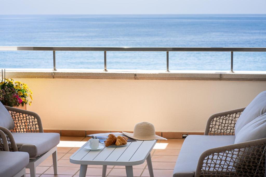 Front line beach luxury apartment in Heaven Beach - 2