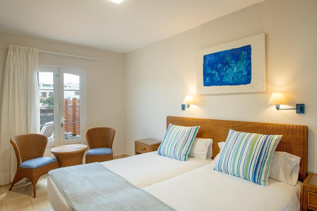 Apartamentos LIVVO Coloradamar — Hotel rooms in Playa Blanca, Canary Islands