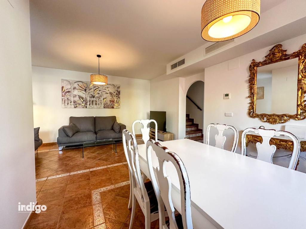 Spacious Townhouse - Private Patio Oasis - FRE01 - 5