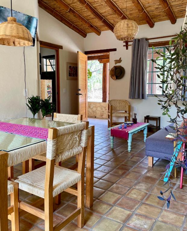 El Pocito Quiet Bungalow - 5