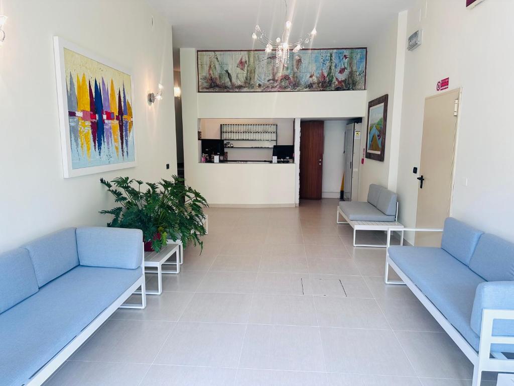 Hotel Laura - 4
