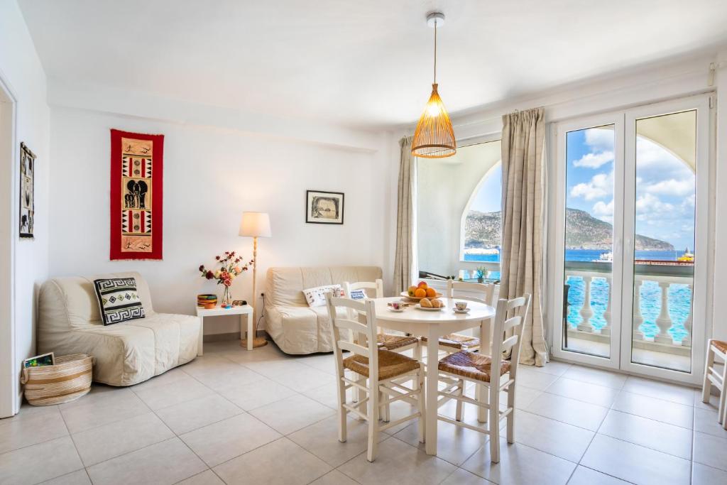 Mimis & Connie 1, Karpathos