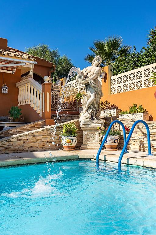 Luxury Andalusian Villa with Panoramic Mediterranean Sea Views & Private Pool & Multi-Level Gardens - 2