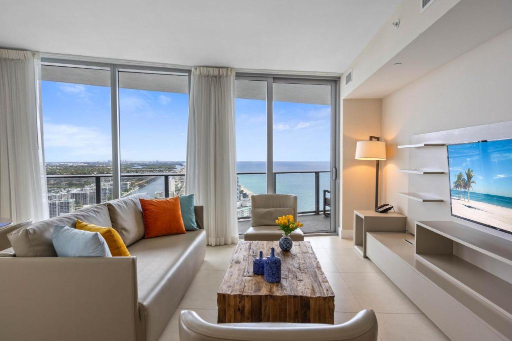 Corner condo, Wraparound Balcony Ocean and City Views at LYFE Resort, Hollywood