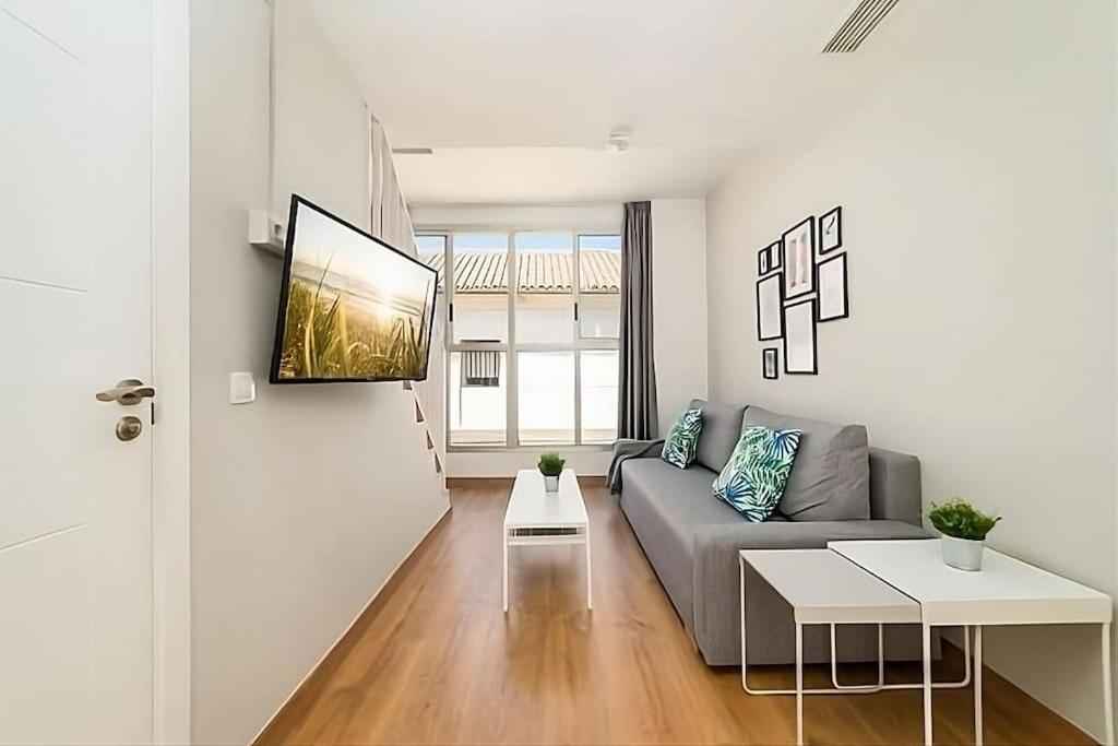 Heart of Malaga Apartment - 3