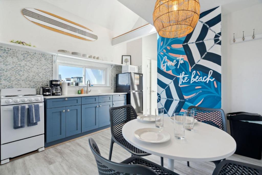 Ocean Views Newly Renovated Private Balcony, Hampton