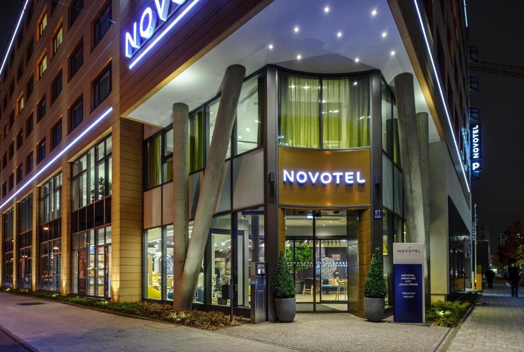 Entrance, Novotel Muenchen City Arnulfpark in Munich