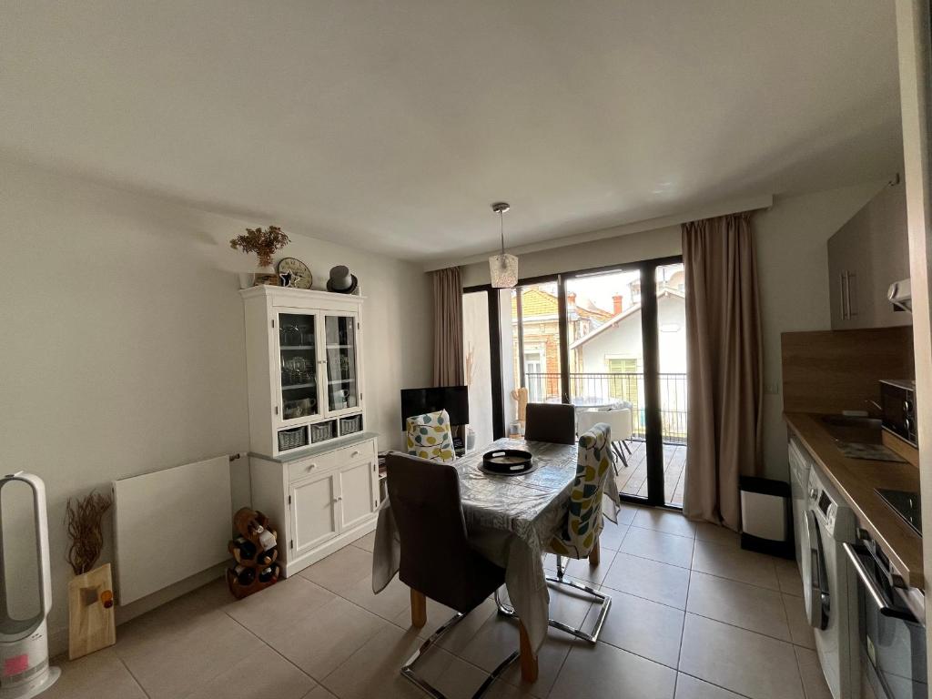Arcachon Centre : T2 avec Parking, Loggia et Proche Plage - FR-1-319-566 - 3