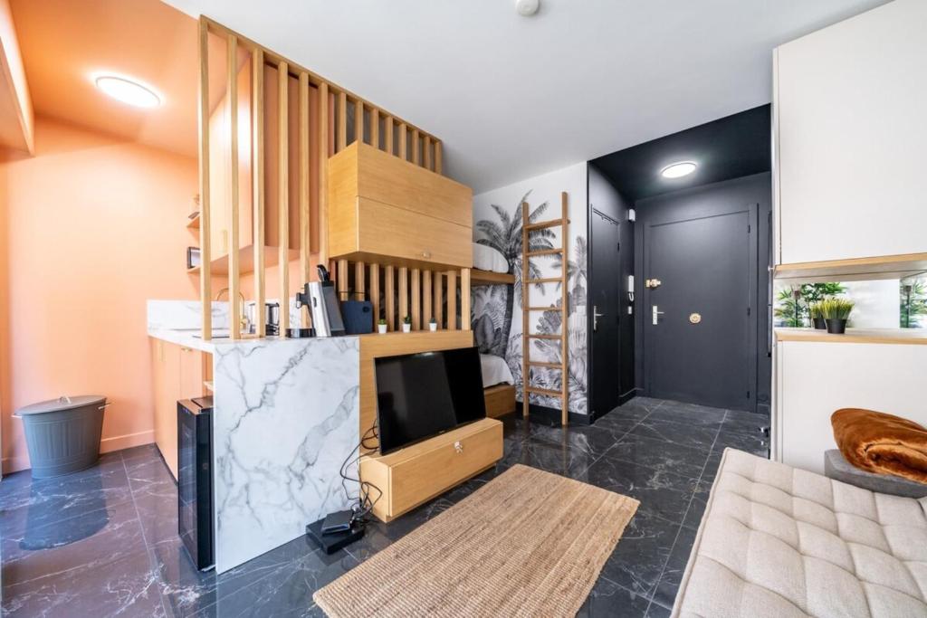 Sublime studio in the center of Cannes - 2