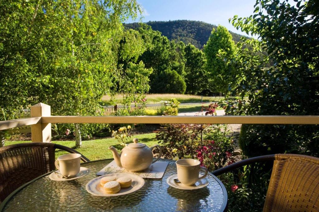 Autumn Abode Cottages - One, Bright