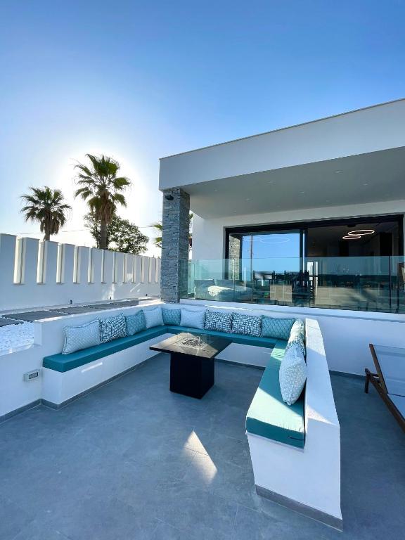 Poseidon Beach Hotel — Hotel building in Laganas, Ionian Islands