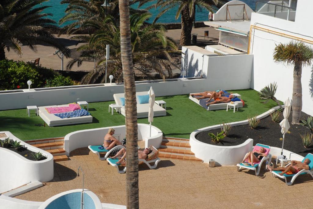 Neptuno Suites - Adults Only photo