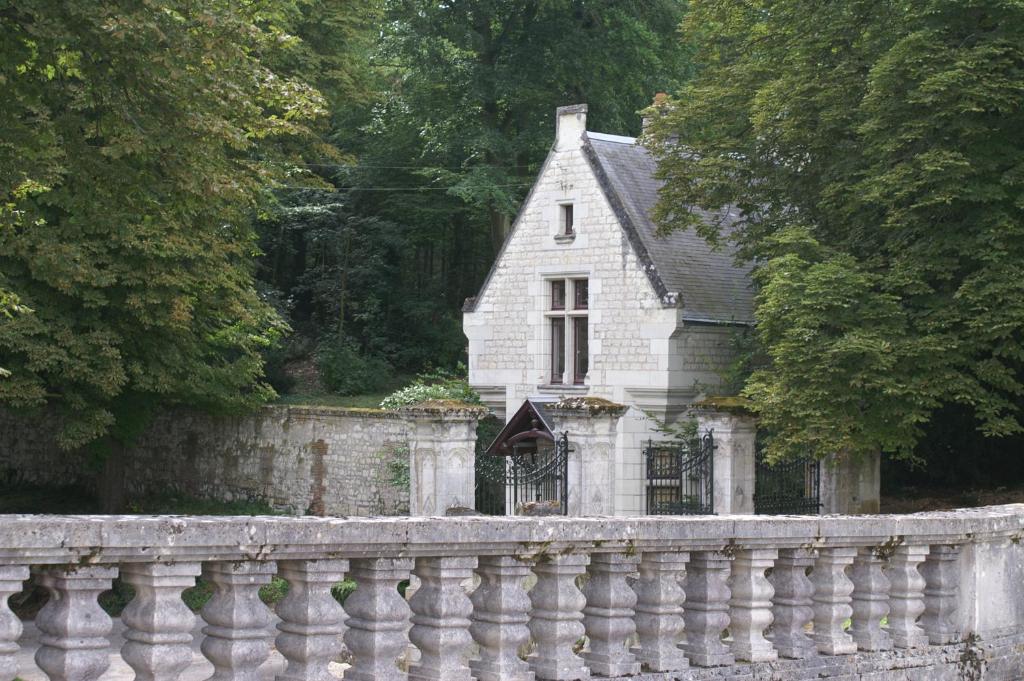 Aux grilles du Château de Saint-Aignan, à 2km de Beauval, les maisons de Sidonie et Léonard - 1