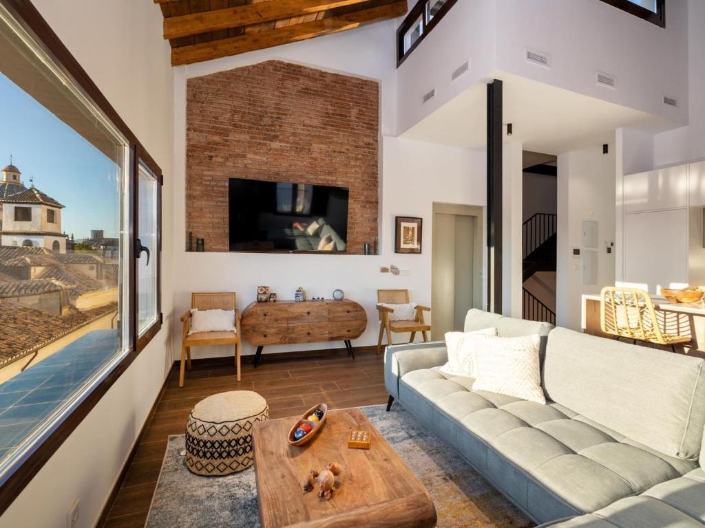 ChezmoiHomes Santiago Duplex Penthouse - 2